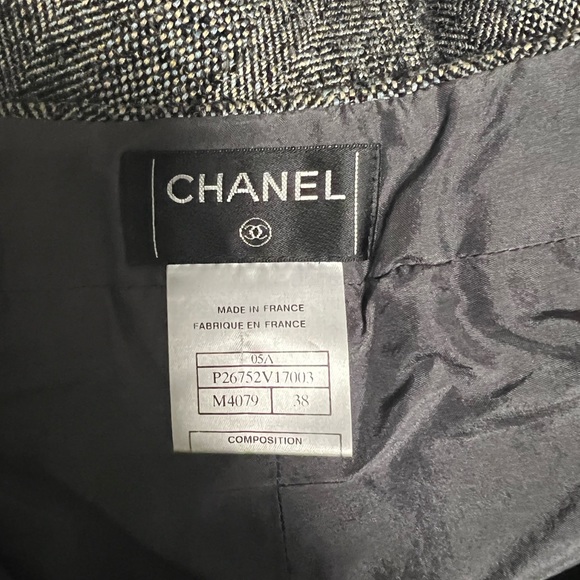 CHANEL - Picture 2 of 10
